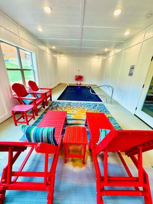 New! Indoor Pool/Ps 5/Hot Tub/Parkway Villa Пиджен Фордж Екстериор снимка