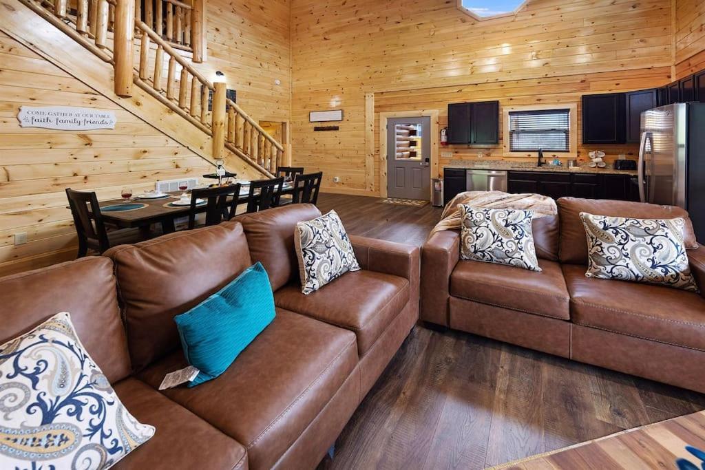 New! Indoor Pool/Ps 5/Hot Tub/Parkway Villa Пиджен Фордж Екстериор снимка